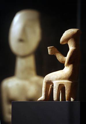 Estatuillas en Keros